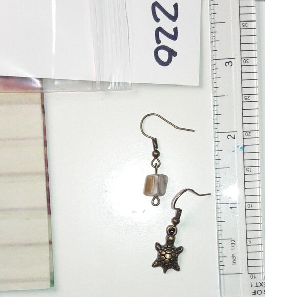 artisan earrings 220#mfs Kawaii Turtle earrings MOP shell navy dangle earrings M - Picture 4 of 6